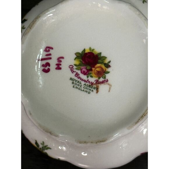 Royal Albert Old Country Roses Candleholder-A Little Garden of Bone China Blooms - Picture 6 of 6